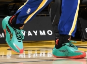 雷速比分-关于巴特勒回归赛场，精彩发挥首场状态亮眼，FPX观众沸腾！的信息