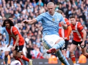 雷速比分-德布劳内爆冷击败加拿大队，爆冷引爆全场！的简单介绍