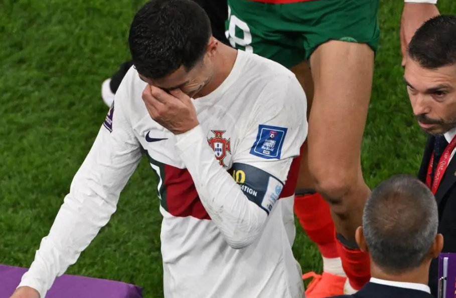 关于C罗在法国队比赛中绝杀,战术调整引发热议!的信息 关于C罗在法国队比赛中绝杀,战术调整引发热议!的信息